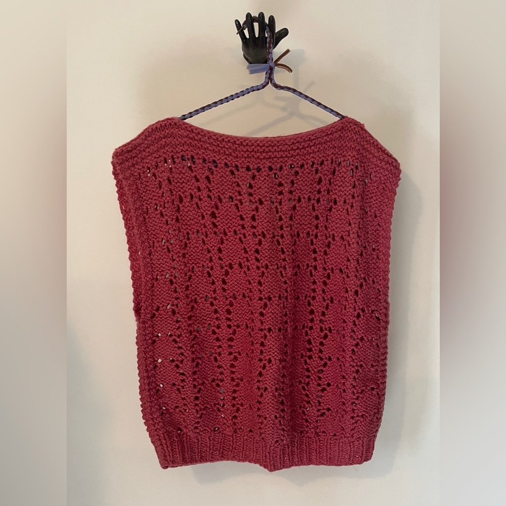 L Vintage 70’s academia handmade deep pink knit sweater vest. Granny college